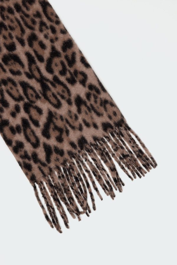 Chunky Leopard Scarf - Image 3